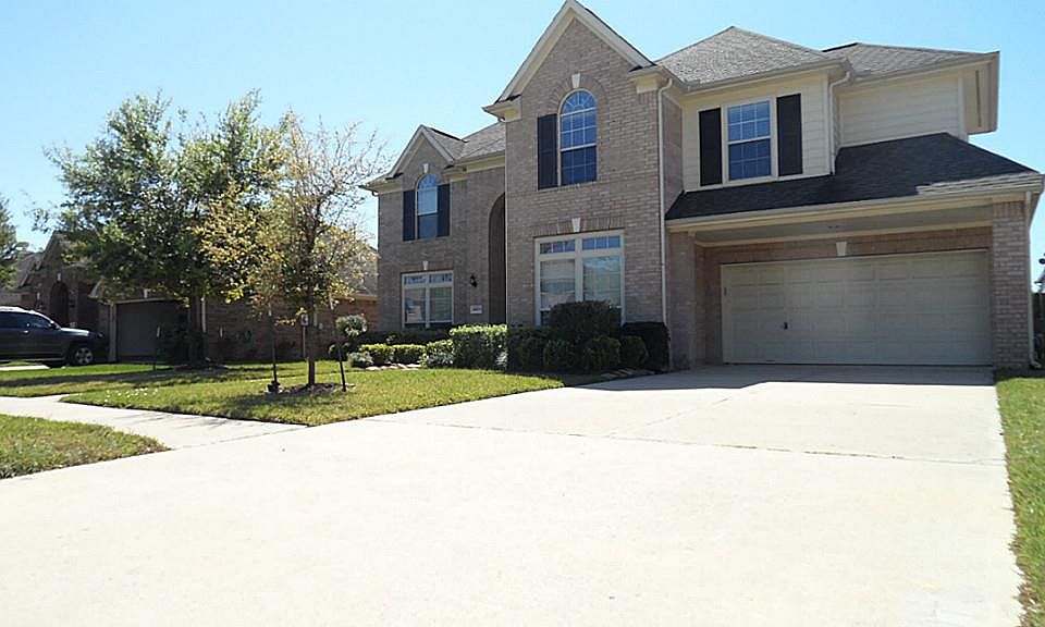 1st image of 18023 Oakfield Glen Ln