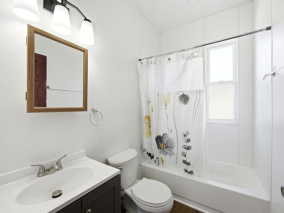 5th image of 643 Villa St #Top
