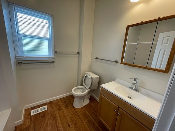 5th image of 2909 Peoria St