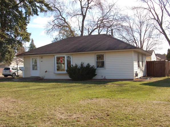 601 5th Ave S, Hopkins, MN 55343