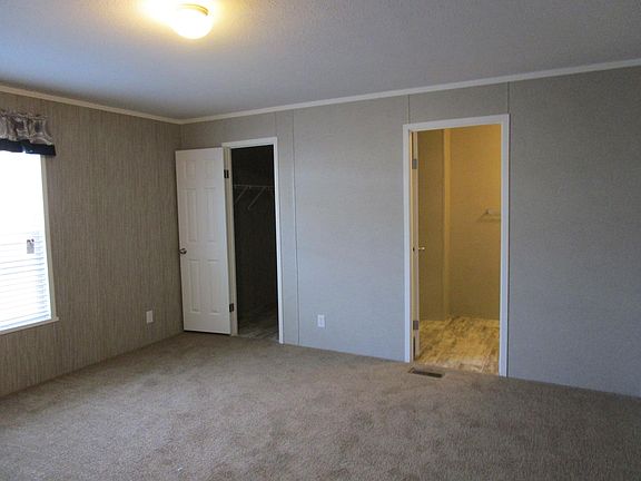 3rd image of 215 N Carolina Dr