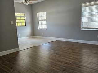 600 N Grove St #9, Eustis, FL 32726