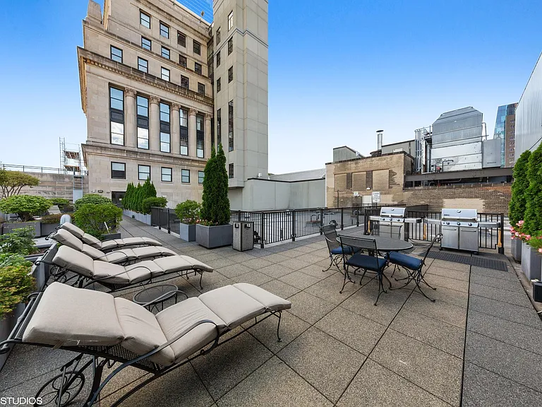 310 S Michigan Ave #202 — Photo 18