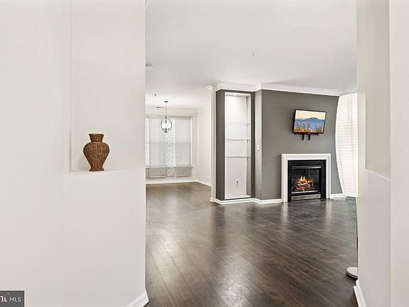 4th image of 20903 Cedarpost Sq Unit 101