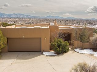 813 Camino Vistas Encantada, Santa Fe, NM 87507