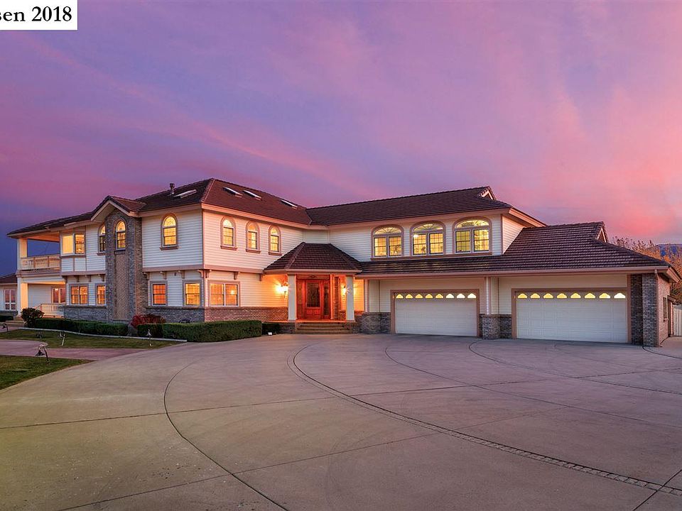 1st image of 473-670 Audrey Dr