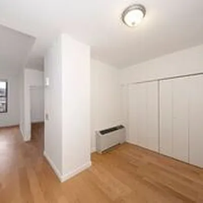 Rented by The Moinian Group | media 2