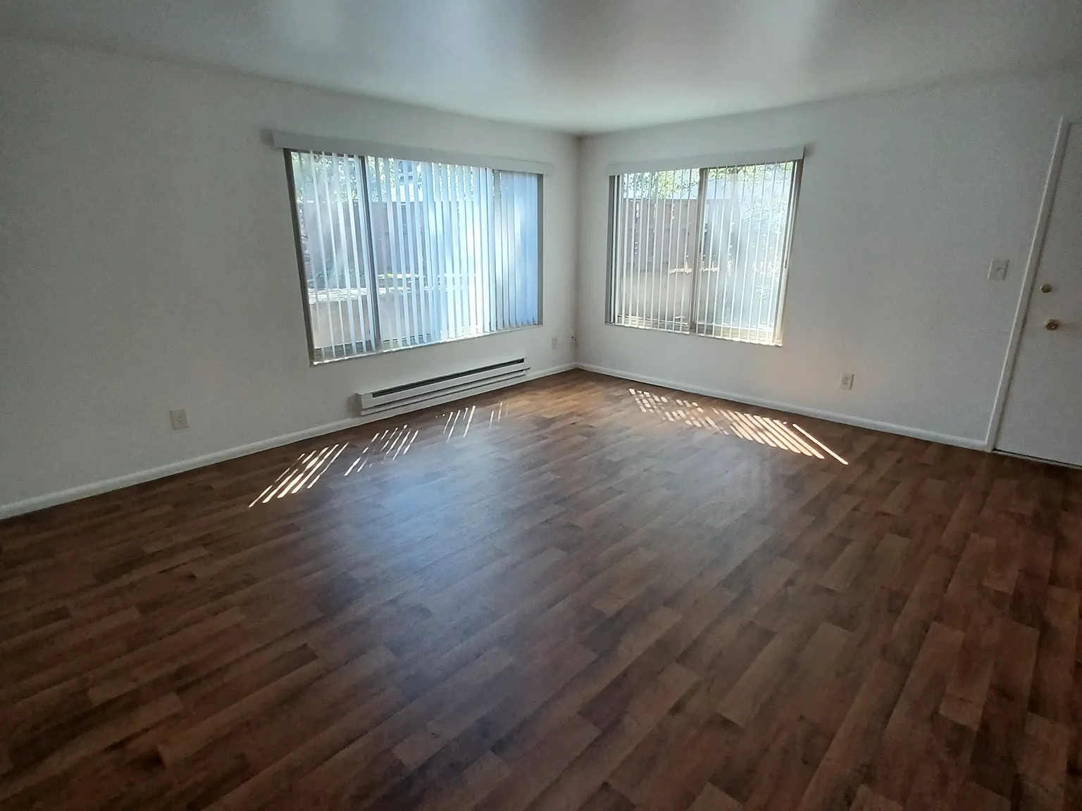 2 bed, 725 sqft, $2,490 — Photo 3