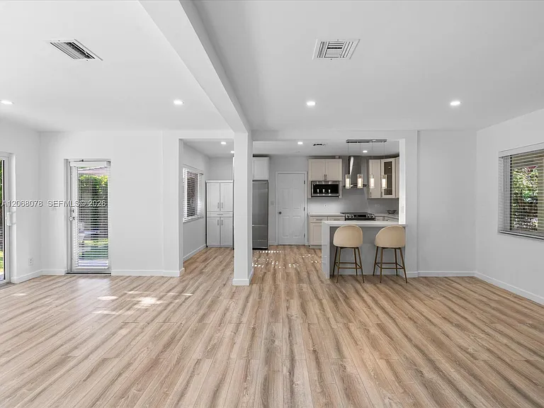 5406 S Le Jeune Rd — Photo 12