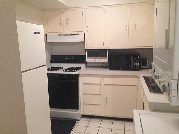 3rd image of 4625 Hinesley Ave APT B10