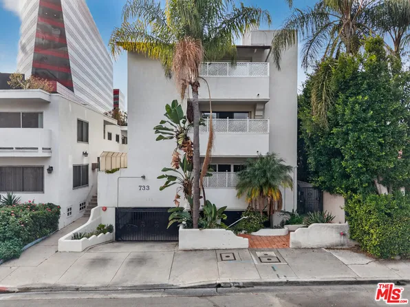 733 Huntley Dr, West Hollywood, CA 90069