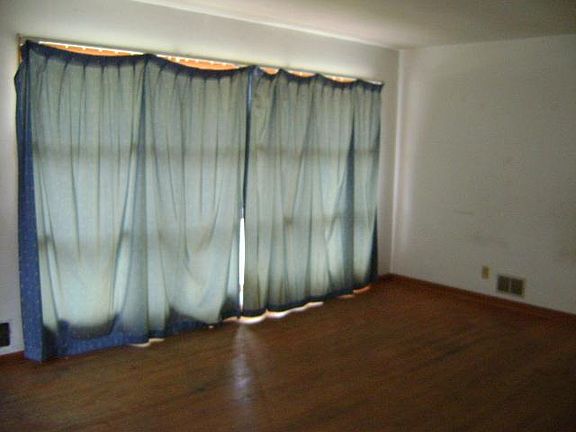 4th image of 3226 Dartmouth Dr