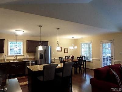 4th image of 85 Hibernia Ct