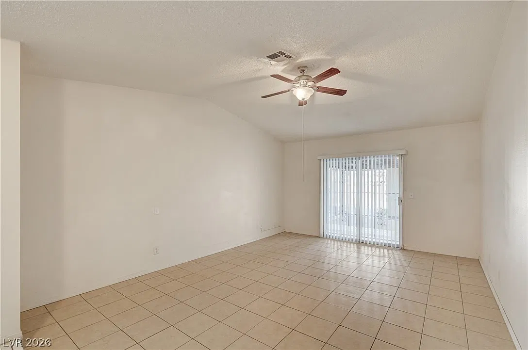3 bed, 3.0 bath, 1678 sqft, $1,595 — Photo 4
