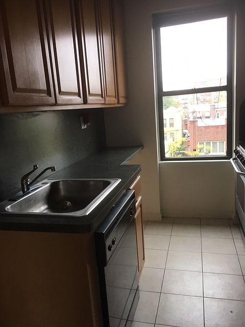 2nd image of 2137 33rd St #4E