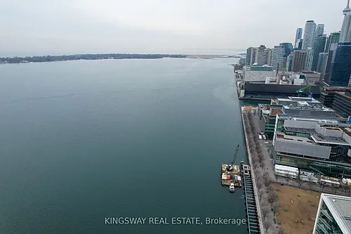 1 Edgewater Dr #Penthouse 33 Photo 1