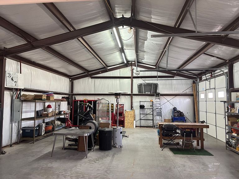 Listing photo 5