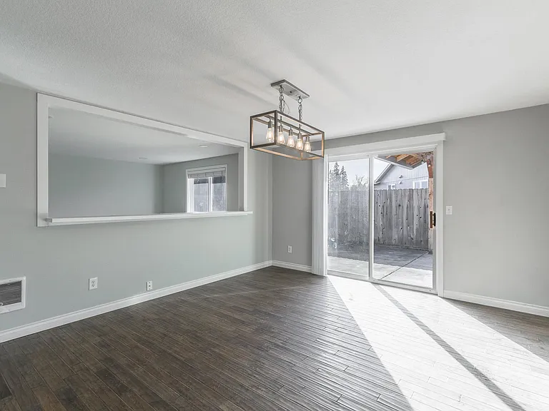 8400 NE 157th Ave — Photo 13