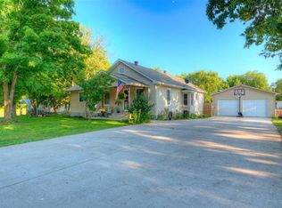 106 South St, Brighton, IL 62012