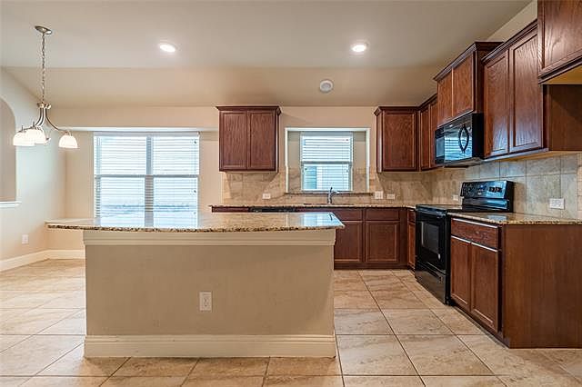 1st image of 348 Daleview Dr