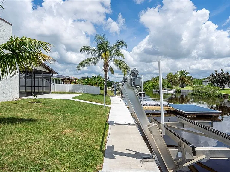 9910 Island Harbor Dr #A — Photo 49