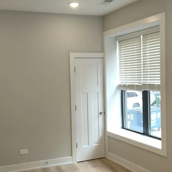 437 W Belden Ave #2 — Photo 2