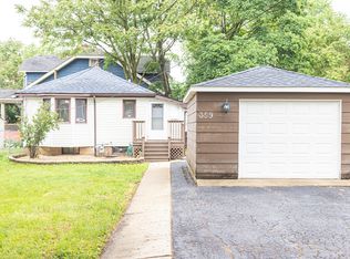 359 Elm St, Elgin, IL 60123