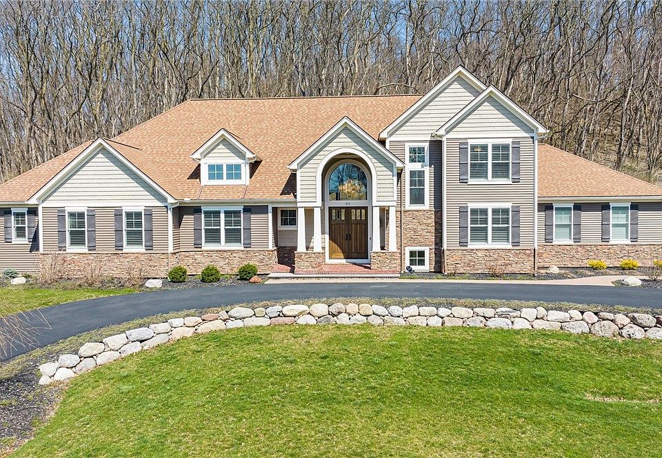1st image of 371 Bridlewood Ln