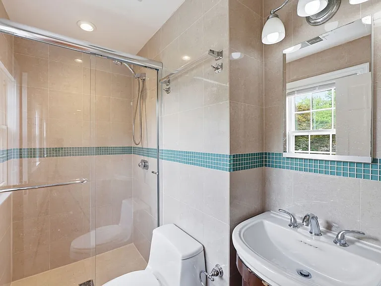 2812 Northampton St NW — Photo 18