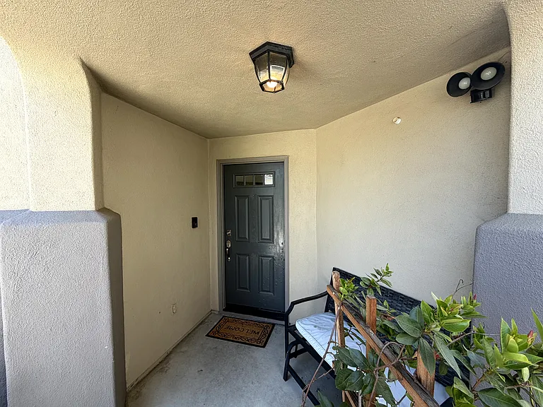 1537 Oyster Bay Ct — Photo 2