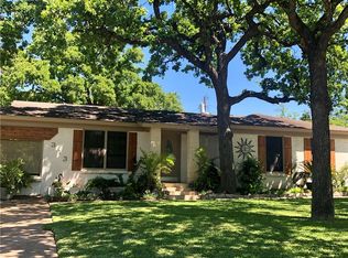 313 Bedford Ct E, Bedford, TX 76022