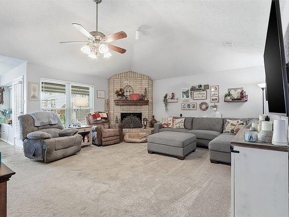 4th image of 1201 Willowbriar Lane