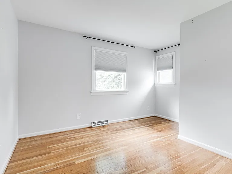 9221 Whitemont Dr — Photo 23