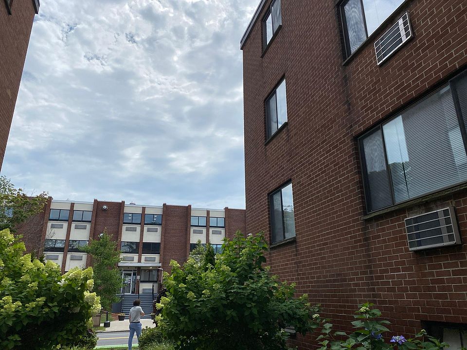 1st image of 224 Babcock St #1D