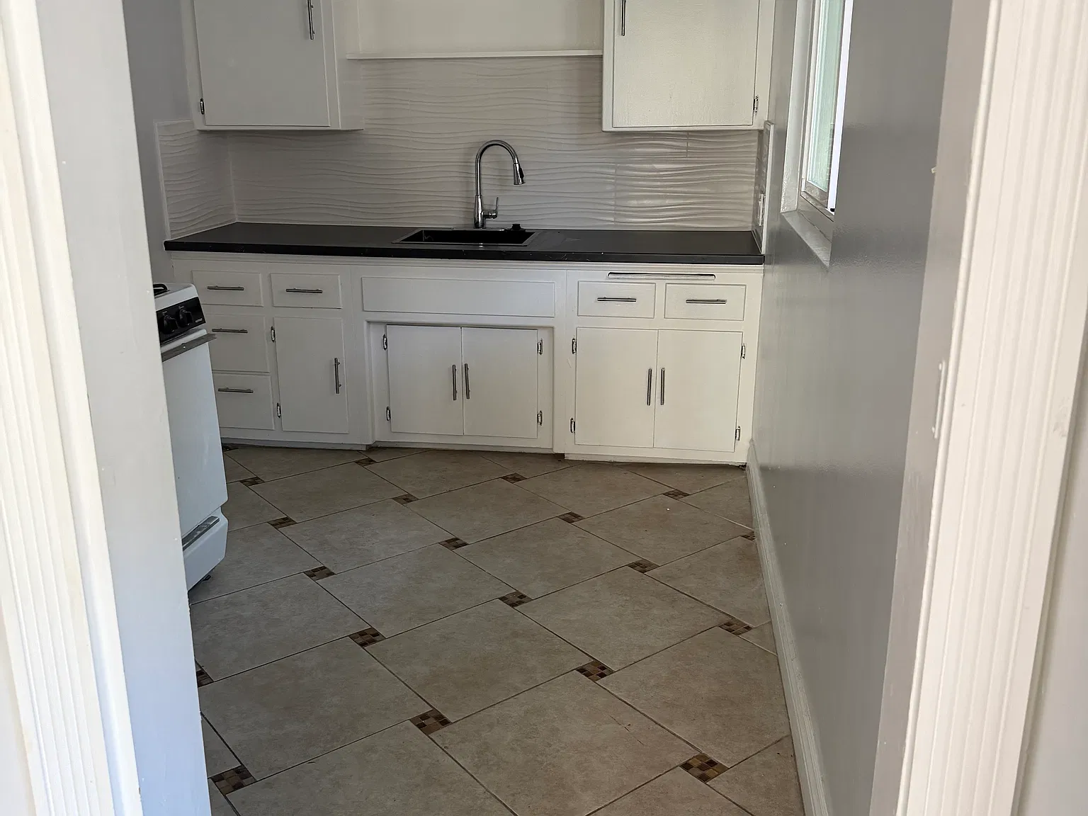 Studio, $1,700 — Photo 1