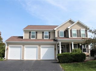 2998 Shamrock Cir, Elgin, IL 60124