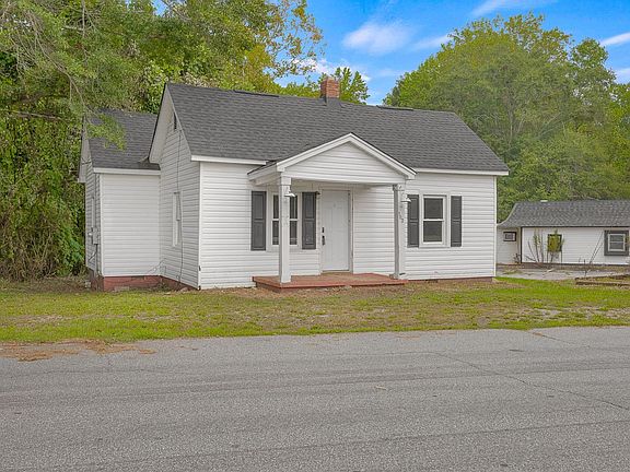 3rd image of 102 Sunset Dr
