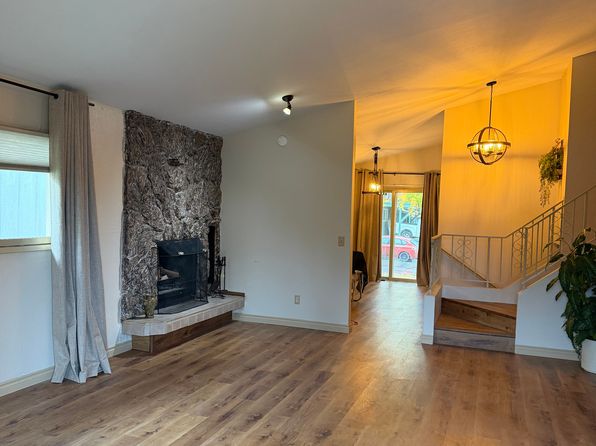 245 Fawn Ct
