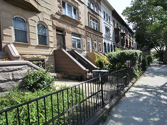 2nd image of 907 Sterling Pl #4R