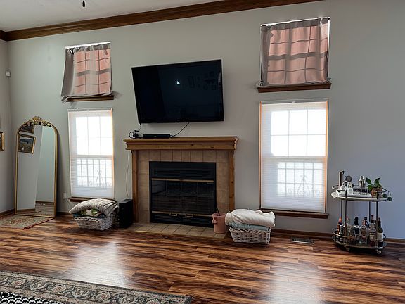 2nd image of 4606 Fairmount Ave