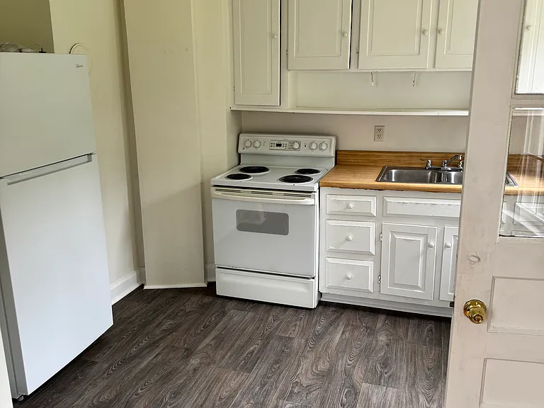 38 Pickett Ct — Photo 2