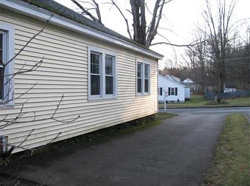 5th image of 32 Woodland St
