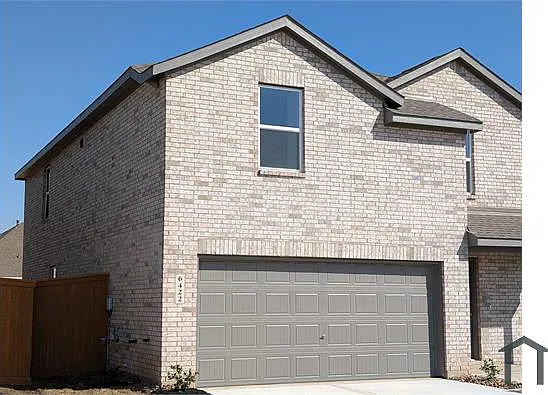 4 bed, 2280 sqft, $2,600 — Photo 1