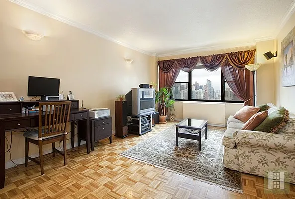 Rented by Halstead Real Estate | media 7