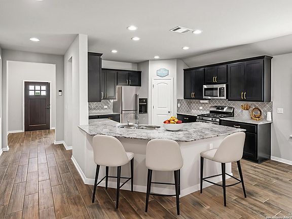 4th image of 229 Blue Oak Blvd