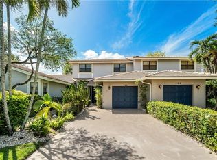 412 Lake Point Ln, Deerfield Beach, FL 33442
