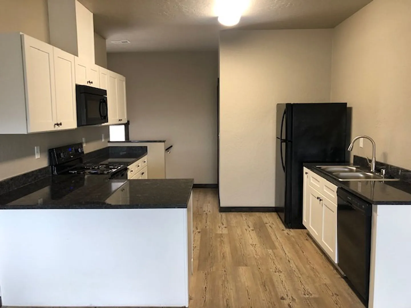 13700 Four Plex — Photo 2