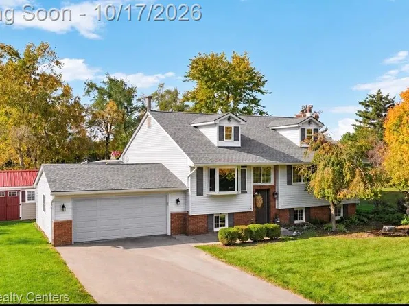 27455 S Hill Rd, New Hudson, MI 48165