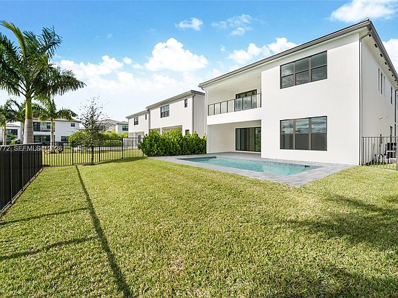 5th image of 8095 Crystal Downs Ave