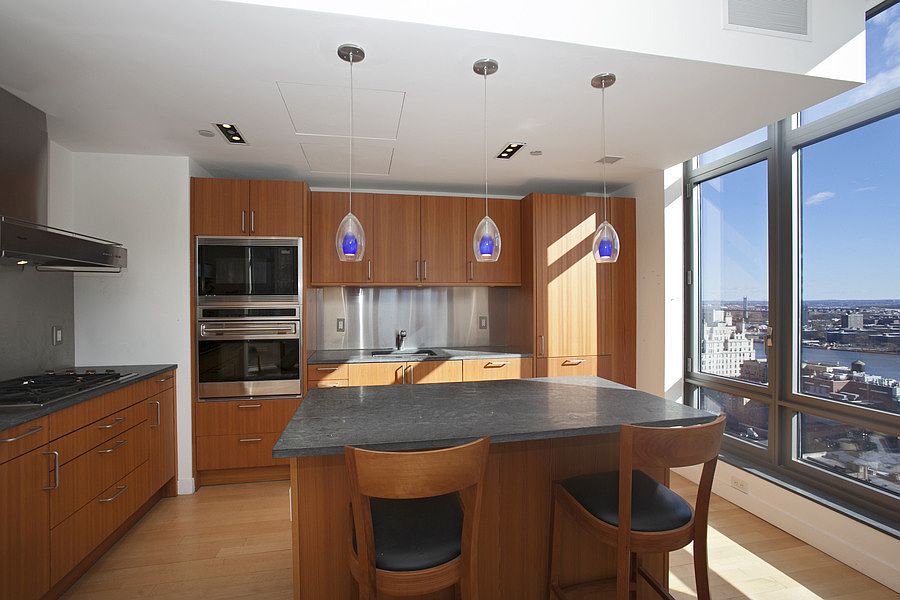 1st image of 450 E 83rd St APT 22C